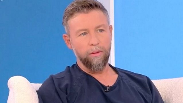 Γιάννης Βαρδής: &quot;Κάποια στιγμή με έπιασε ο πατέρας μου και μου είπε, &quot;Είμαι άνθρωπος με πολλά ελαττώματα, δεν θέλω να γίνεις σαν και μένα&quot;&quot;