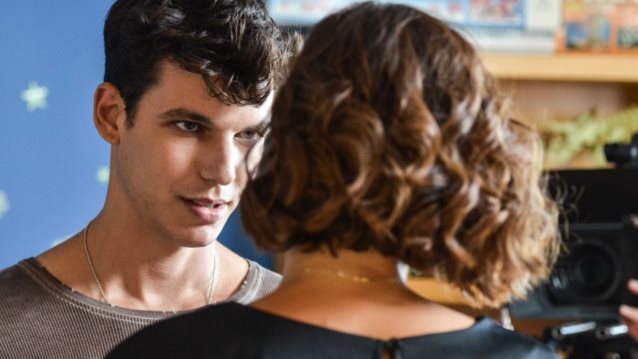 Η Επιστροφή: Νέες εξελίξεις:  Θα καταφέρει ο Μάνος να κρύψει την ψεύτικη ταυτότητά του;