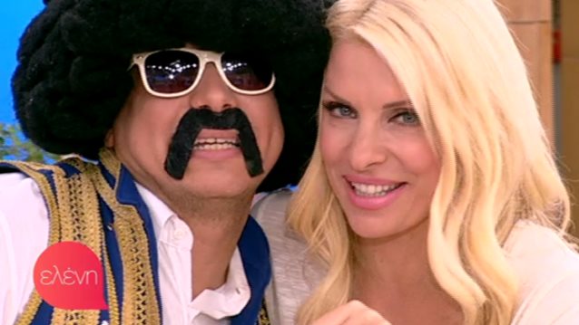 Ελένη Μενεγάκη &amp; Τσολιάς
 
: Η σπαρταριστές ατάκες στον αέρα της εκπομπής της: Δείτε το video!