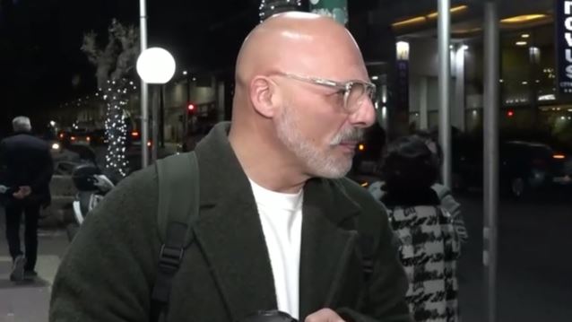 Ο Νίκος Μουτσινάς στην πρώτη αντίδραση μετά τις φήμες τηλεοπτικής επιστροφής