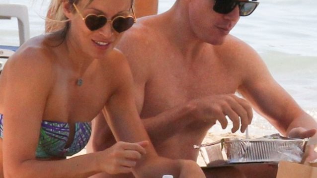 Μαριέττα Χρουσαλά- Λέων Πατίτσας: Οικογενειακές διακοπές στο Πόρτο Χέλι: Φωτογραφίες