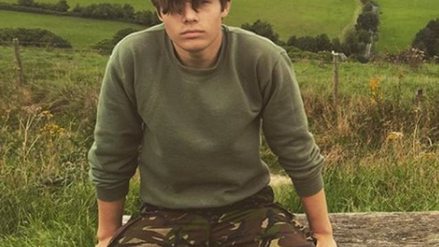 Arthur Chatto: Πώς ο ανιψιός της βασίλισσας Ελισάβετ έγινε το πιο sexy viral θέμα του καλοκαιριού στη Βρετανία;