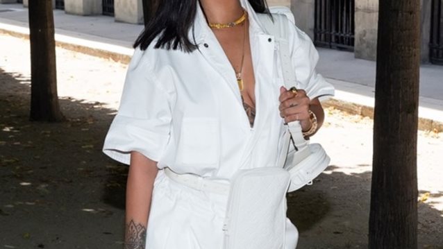 Total white
: Η τάση που αγαπούν οι celebrities τώρα