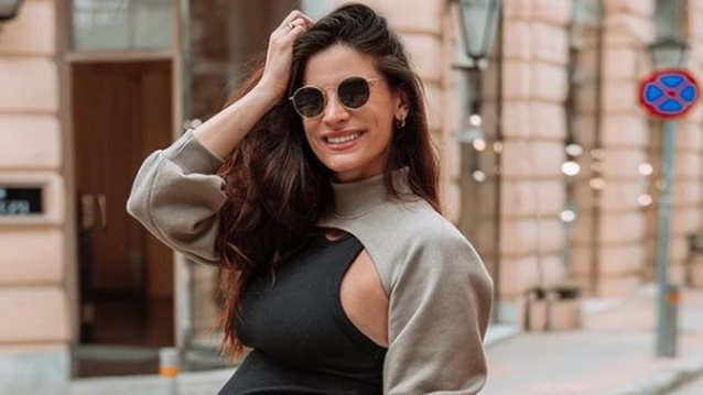 Πρόβες μητρότητας για τη Χριστίνα Μπόμπα | Μας συστήνει το πανέμορφο βαφτιστήρι της