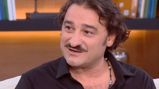 Βασίλης Χαραλαμπόπουλος: Λένε &quot;βγάλε λεφτά, βρες γκόμενα, βγάλε μαχαίρι&quot; και κάτι βλακείες τέτοιες!