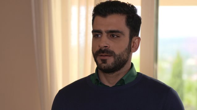 Έλα Στη Θέση Μου
: Νέες εξελίξεις: Ο Αχιλλέας συγκρούεται με Αιμιλία και Ρενάτα &amp; έρχεται ένα βήμα πιο κοντά στον στόχο του!