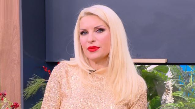 Ελένη Μενεγάκη: "Σκέφτομαι το παιδί μου εκεί που είναι μακριά στα ξένα..."