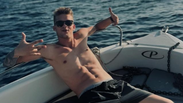 Eye Candy | Ο Θάνος Λάμπρου μας δίνει ακόμα ένα λόγο να τον θυμόμαστε και μετά το XFactor