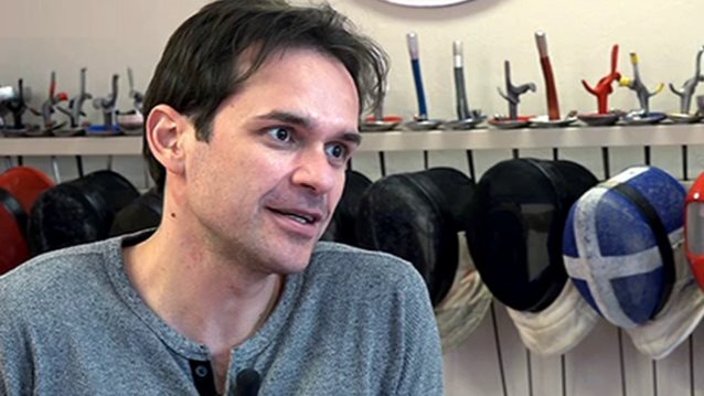 Νίκος Πουρσανίδης: Η ζωή εκτός Ελλάδος &amp; οι δυσκολίες που βίωσε | «Η δουλειά μπαίνει σε δεύτερη μοίρα, το θέμα είναι η επιβίωση»