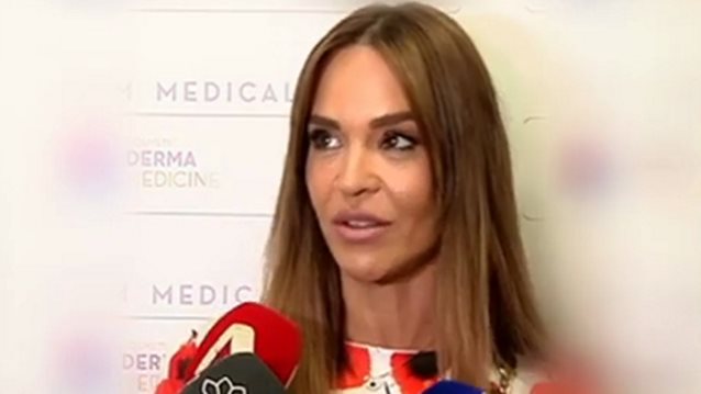 Νικολέττα Καρρά: Η αντίδρασή της όταν ρωτήθηκε για το διαζύγιο | Δείτε το video