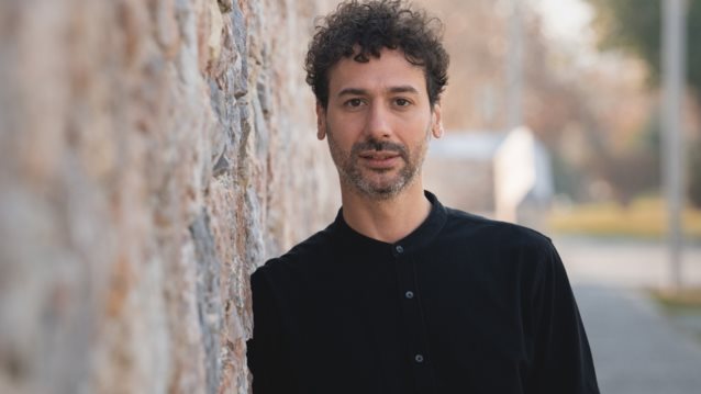 The Lodger του Alfred Hitchcock με τον Στάθη Άννινο στον κήπο του Μεγάρου