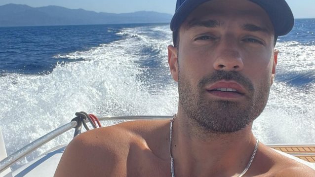 Eye candy | Ο Κωνσταντίνος Αργυρός με μαγιό, εν πλω!