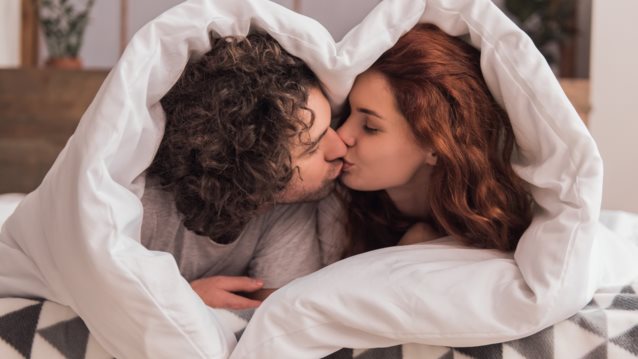 How to
: 8 τρόποι για να ανανεωθείτε στο σεξ με το σύντροφό σου
