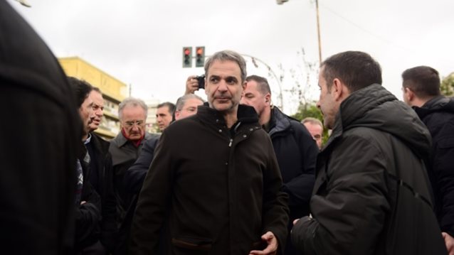 Μητσοτάκης σε πολίτες στο Γαλάτσι: "Θα τα βάλουμε με το τέρας της ακρίβειας - Δεν θα ανεχτώ τον πληθωρισμό της απληστίας"