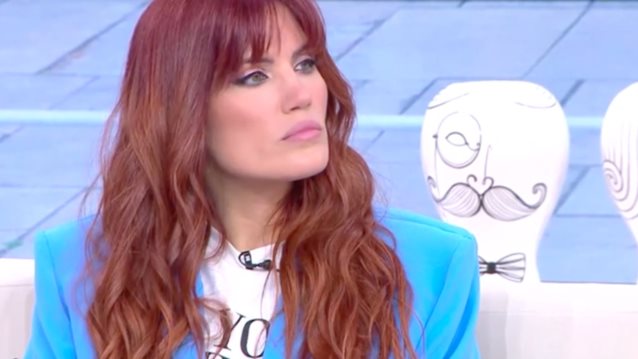 Μαίρη Συνατσάκη: &quot;Σκέφτομαι πώς θα την επηρεάσει αυτό στην ανάπτυξή της. Θα καταφέρει να είναι ο αυθεντικός εαυτός της&quot;