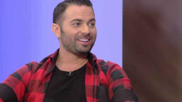 Ηλίας Βρεττός: Ερωτεύτηκε! Ποια είναι η νέα του σύντροφος;