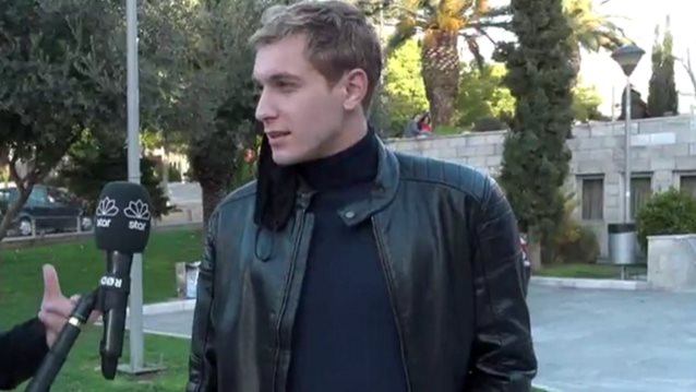 Ο Έντουαρντ Στεργίου δίνει εξηγήσεις για τη φωτογραφία χέρι - χέρι με την Άννα Μαρία