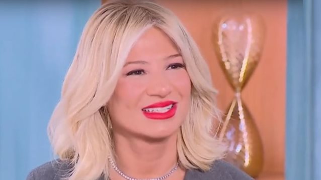 Ο Πέτρος Κωστόπουλος "στρίμωξε" τη Φαίη Σκορδά on air | Η άβολη ατάκα &amp; η αντίδρασή της