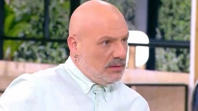 Νίκος Μουτσινάς | Η σχέση του με τη μητέρα του, το τηλεοπτικό του μέλλον &amp; η απάντηση για την προσωπική του ζωή