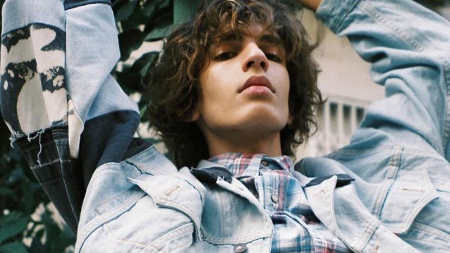 Από το GNTM στον οίκο Givency | Η ιστορία του Άνταμ Χαλίλ είναι κάτι παραπάνω από ένα success story στον χώρο του modeling