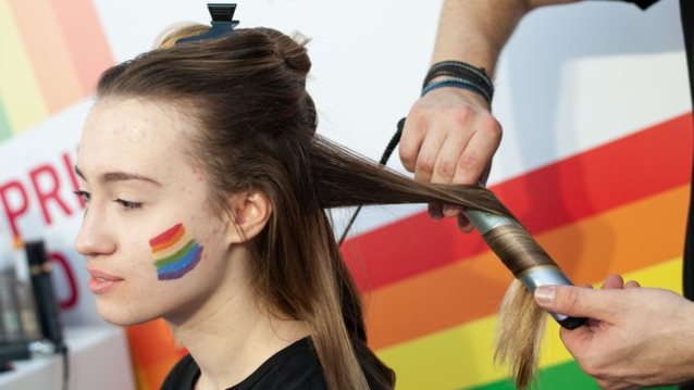 Wella: Υποστηρίζει ενεργά το δικαίωμα να είσαι υπερήφανος για τον εαυτό του!