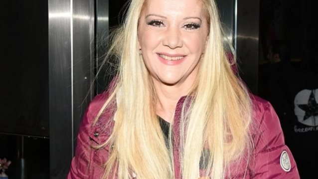 Όταν η 29χρονη Έλντα Πανοπούλου παντρεύτηκε με κουμπάρες τη Ρένα Βλαχοπούλου και την Κατερίνα Γιουλάκη