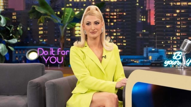 Η Ιωάννα Τούνη καθηγήτρια στο Tv Queen