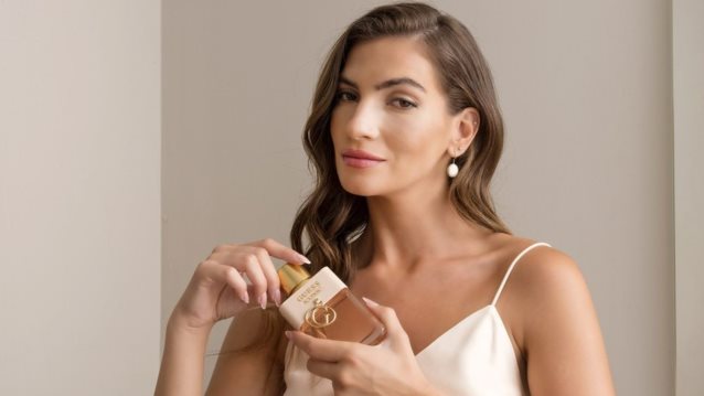 Αυτό είναι το πιο αισθησιακό άρωμα του φετινού καλοκαιριού - και όχι μόνο