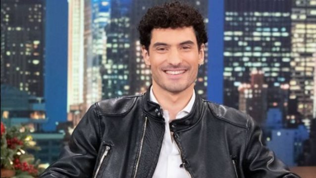 Δημήτρης Τσίκλης: &quot;Περιμένω την ημέρα που θα ξυπνήσω και δεν θα διαβάσω για το gay φιλί του Λευτέρη στις &quot;Άγριες Μέλισσες&quot;&quot;