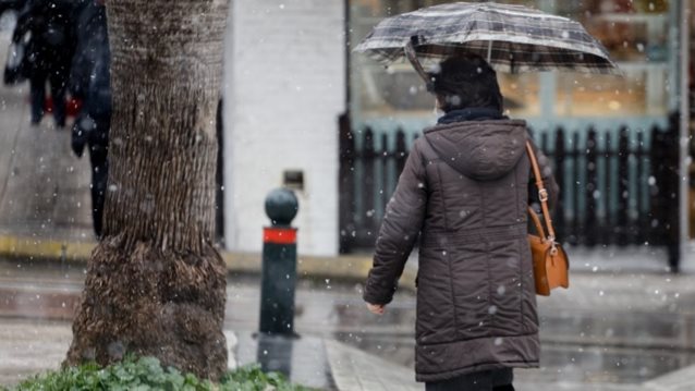 Καιρός: Με αρνητικές θερμοκρασίες ξεκινά η εβδομάδα - Τσουχτερό κρύο και τοπικές βροχές