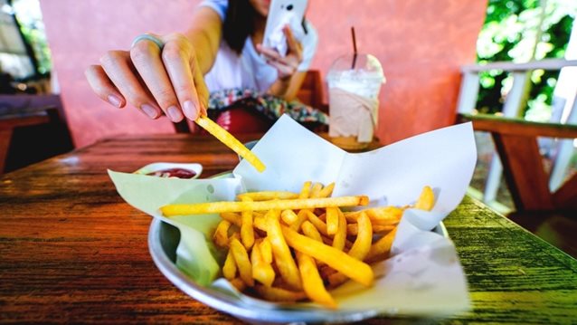 Γιατί δεν κάνει να τρως τηγανιτές πατάτες 3 φορές την εβδομάδα
: Νέες έρευνες θέλουν να βάλουν stop σε μία από τις μεγαλύτερες απολαύσεις της ζωής.
