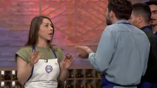 MasterChef: Οι μπλε κέρδισαν, αλλά Γιώργος και Κατερίνα τσακώθηκαν μπροστά στους κριτές! Απίστευτος καβγάς επειδή... νίκησαν