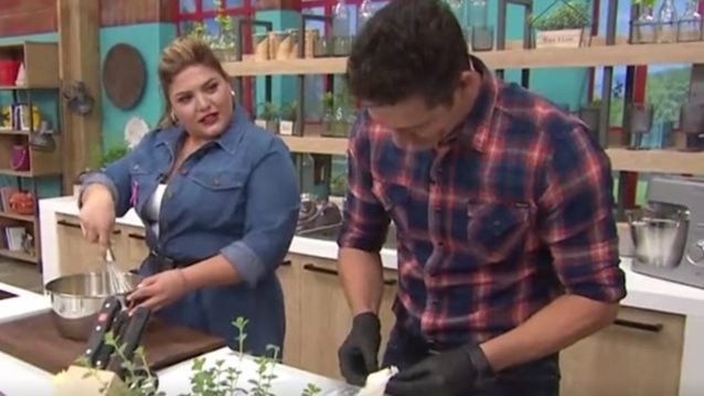 Η Συνταγή της Ημέρας: Ο Απόστολος Ρουβάς ετοιμάζει μια διαφορετική πορτοκαλόπιτα