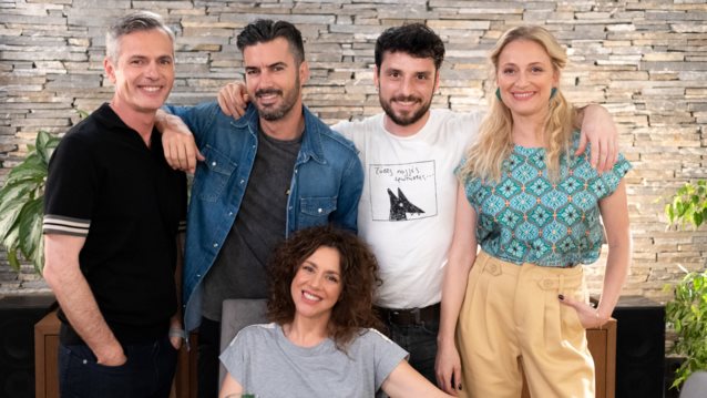 Ο πρώτος από εμάς | Ο Μάριος Αθανασίου αποκαλύπτει: "Ο Φίλιππος στην πραγματικότητα έλκεται από άντρες"