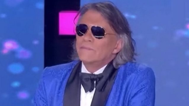 J2US | Ο Ηλίας Ψινάκης σατιρίζει on air τη Δέσποινα Βανδή: "Θέλω τον Μπισμπίκη μου"