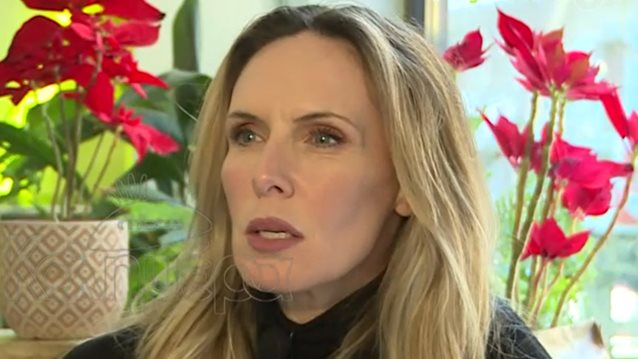 Η Εβελίνα Παπούλια για την άσχημη συμπεριφορά που έχει δεχθεί: &quot;Ήταν υποτιμητικό, μετά μου ζήτησε συγγνώμη κι έκλαιγε&quot;