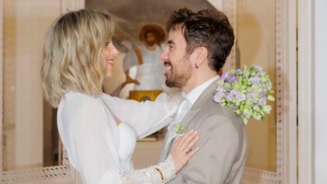 Το φωτογραφικό άλμπουμ από το γάμο του Θανάση Τσαλταμπάση και της Αγοραστής Αρβανίτη