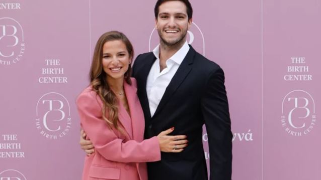 Εριέττα Κούρκουλου Λάτση | Η σπάνια δημόσια εμφάνιση με τον αδερφό της