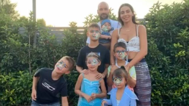 Ολυμπια Χοψονιδου &amp; Βασιλης Σπανουλης : Η κορη τους, Αιμιλια, εγινε 5 ετων – Το παρτι και η οικογενειακη φωτογραφια
