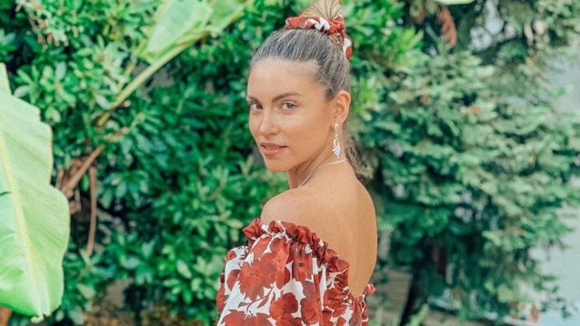 Το total black look της Αθηνάς Οικονομάκου που θέλουμε να αντιγράψουμε αυτή την εποχή