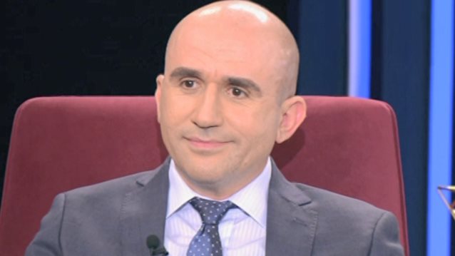 Γρηγόρης Λέων: Ο Ιατροδικαστής της υπόθεσης του νεκρού βρέφους από τη Συρία στα «Μεσάνυχτα»