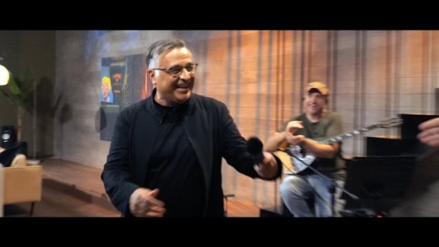 Μόλις κυκλοφόρησε! Δείτε το trailer για την &quot;Παρέα&quot; με τον Γιώργο Κουβαρά