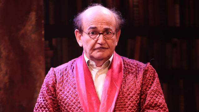 Παύλος Κοντογιαννίδης: "Πάντα αυτός που εξουσιάζει στον χώρο δεν θα βλέπει τους άλλους ως θηράματα;"