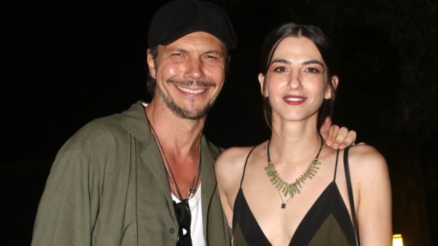 Ιωάννης Παπαζήσης &amp; Αναστασία Παντούση | Η σπάνια selfie του ζευγαριού από το Παρίσι