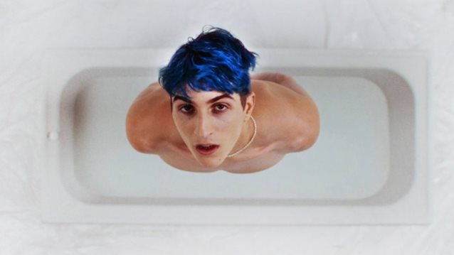 Νικόλας Βαρθακούρης: Ο μικρότερος γιος του Γιάννη Πάριου και της Σοφία Αλιμπέρτη κυκλοφόρησε το πρώτο του τραγούδι