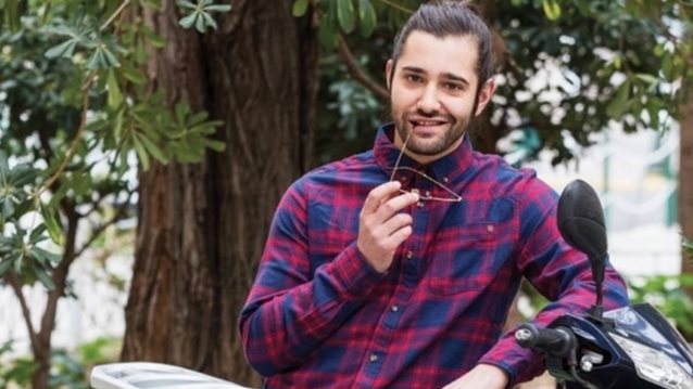 Γιώργος Καφετζόπουλος: Ο γιος του Αντώνη Καφετζόπουλου στην πρώτη του συνέντευξη ως ηθοποιός