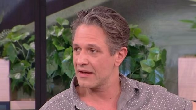 Ο Αιμίλιος Χειλάκης για τον λόγο που απείχε από την τηλεόραση &amp; το &quot;ναι&quot; στις &quot;Άγριες Μέλισσες&quot;