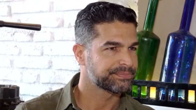 Νίκος Αναδιώτης: &quot;Είναι περίοδος νηστείας και θα απέχω από το κανονικό φαγητό, θα με πειράξει η αποχή από την ερωτική πράξη;&quot;