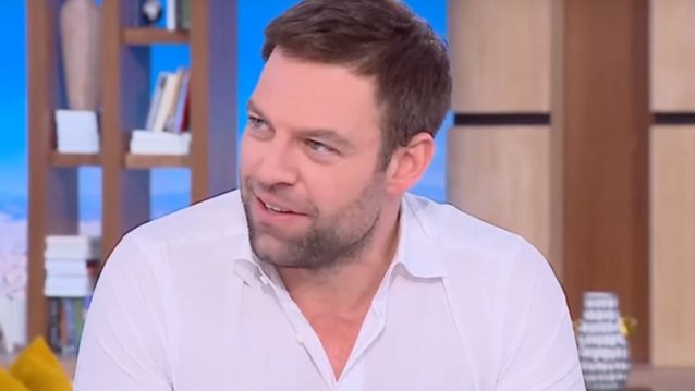 Ο Στέφανος Κασσελάκης ξεκαθαρίζει τις φήμες για κρίση στον γάμο του με τον Τάιλερ Μακμπεθ