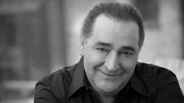 Όλες οι λεπτομέρειες της μεγάλης συναυλίας στο Καλλιμάρμαρο Στάδιο για τον Βασίλη Καρρά